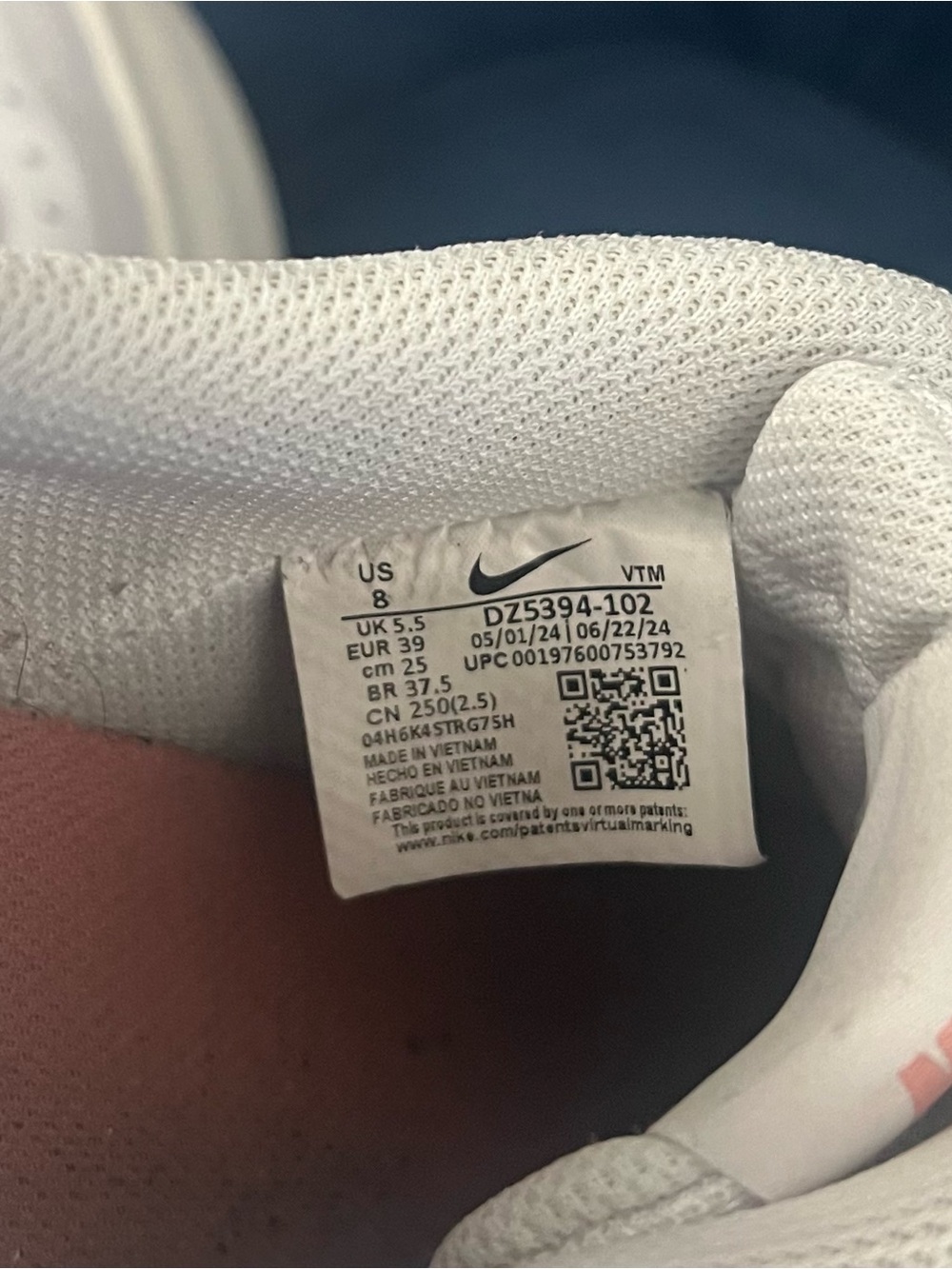 Nike sneakers - Picture 6 of 6